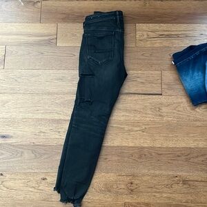 American eagle distressed skinny jeans